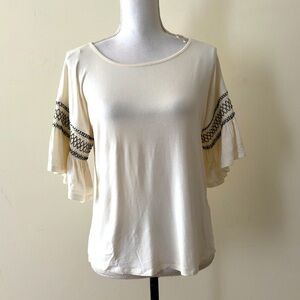 Vince Camuto Women’s Cream Blouse. Flared Sleeves.size M